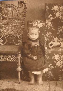 Alma Waldrop (circa 1900) Alma Waldrop (circa 1900)