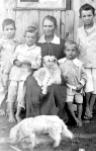Unidentified family
(full) Photo